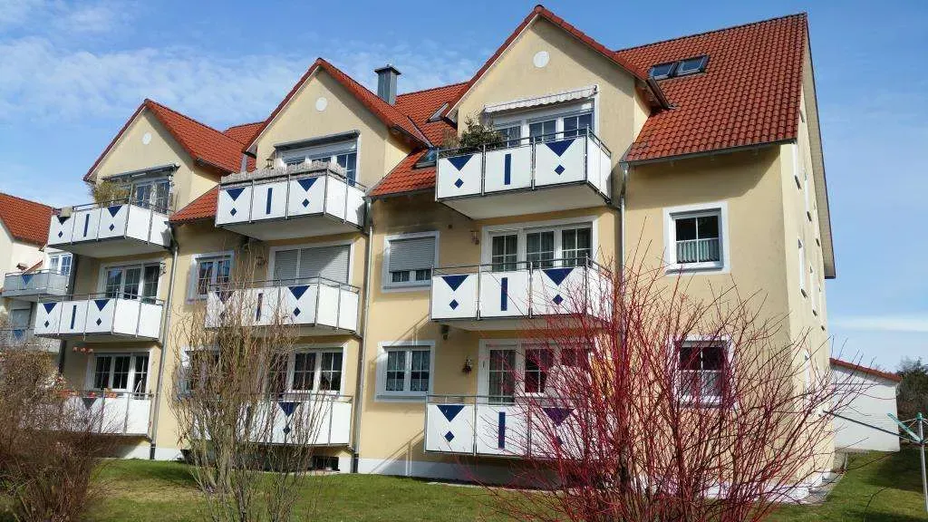 Aufgepasst!!! Tolle 4 Zi.-ETW mit Balkon, Innentreppe, Studiozimmer, Garage und Stellplatz – Bild 1