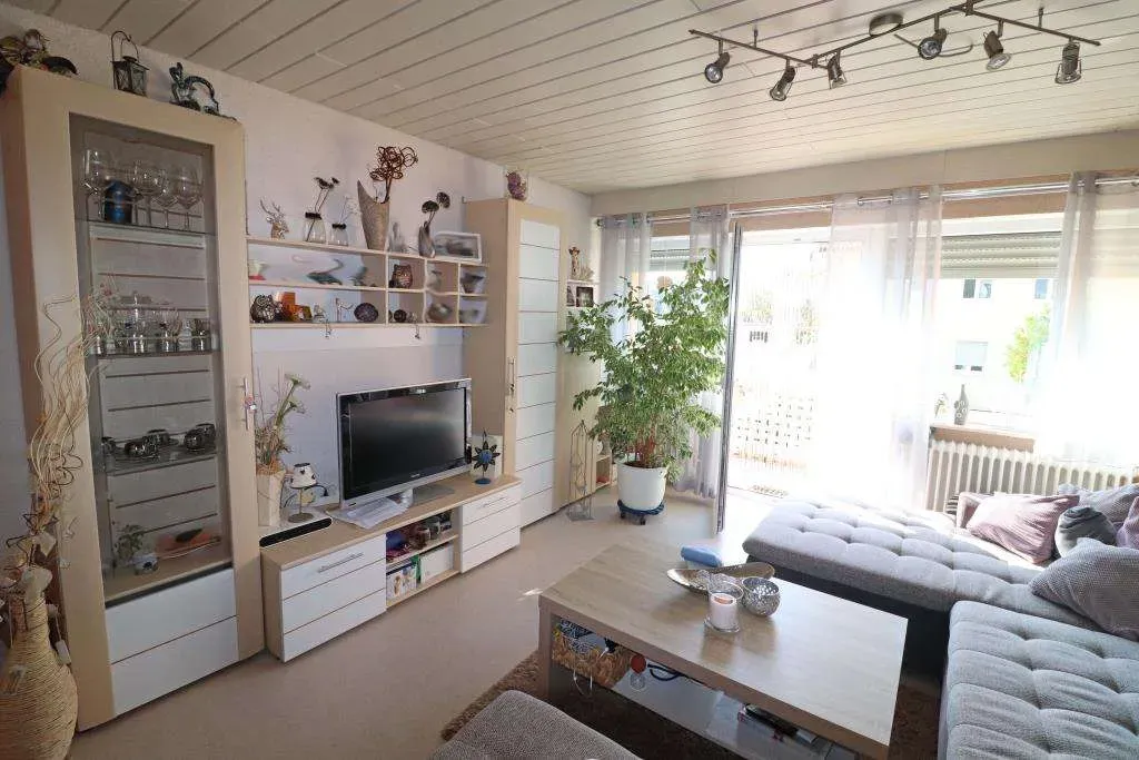 Außenfassade und Balkone erneuert! Ansprechendes Wohnhaus mit verlängerter Garage und Gartenhaus – Bild 10