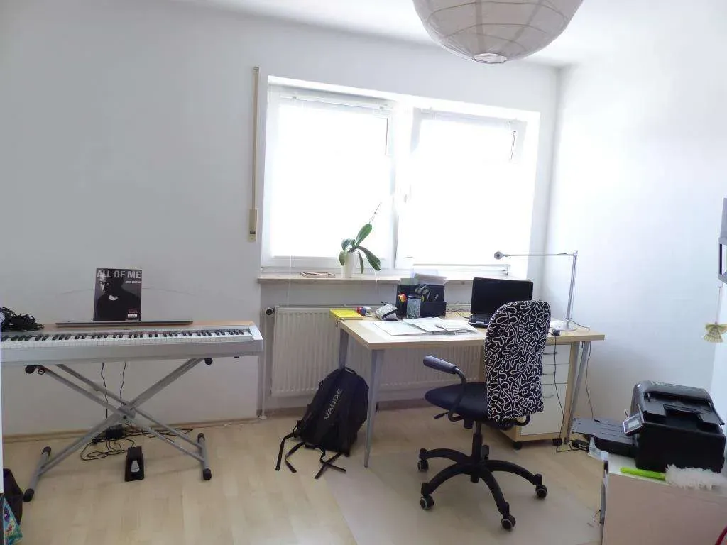 Best Lage, Weiden-Ost!!! Ansprechende 3 Zi.-ETW mit Tiefgarage und Süd-Balkon – Bild 10