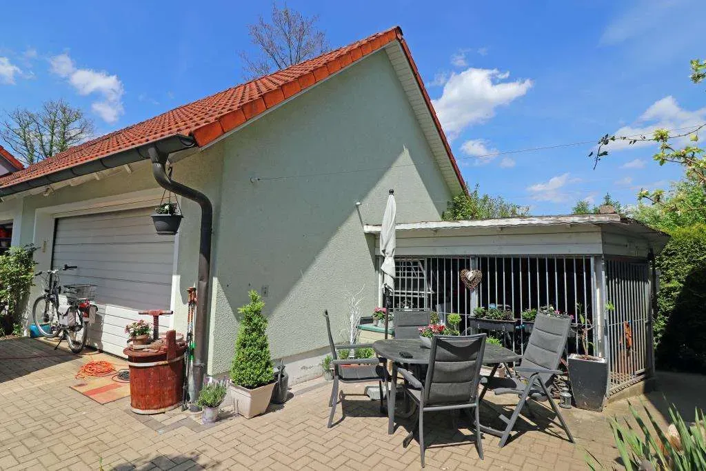 Bestlage in einer Sackgasse! EFH mit Dop.-Garage, Gartenhaus und überdachtem Freisitz – Bild 4