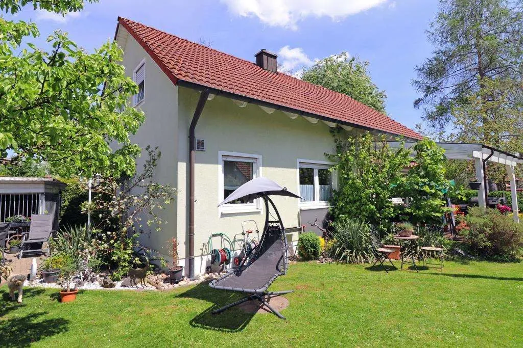 Bestlage in einer Sackgasse! EFH mit Dop.-Garage, Gartenhaus und überdachtem Freisitz – Bild 2