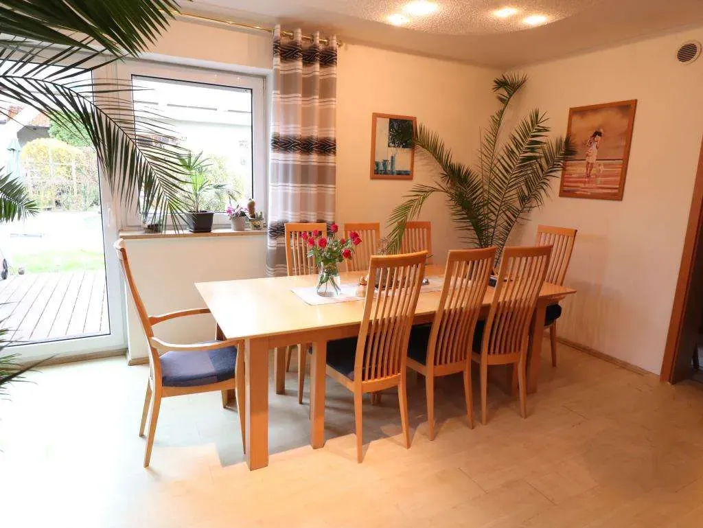 Bestlage in einer Sackgasse! EFH mit Dop.-Garage, Gartenhaus und überdachtem Freisitz – Bild 10