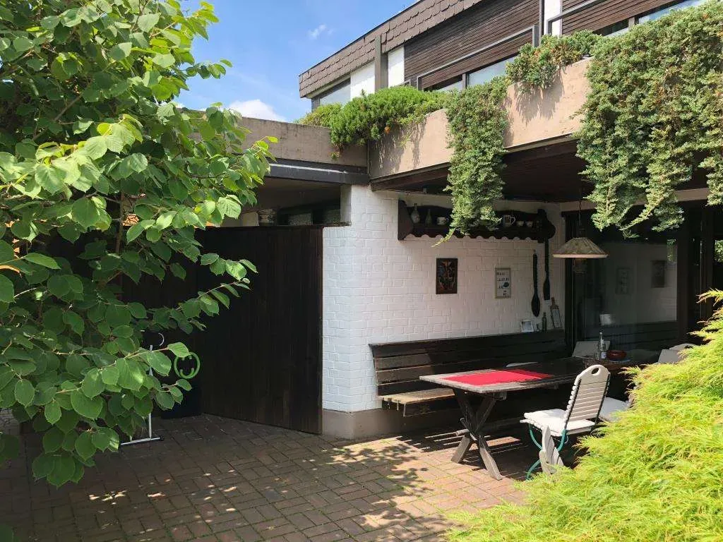 Das Besondere!! Großzügiges Architektenhaus mit Doppelgarage und herrlichem Garten – Bild 4