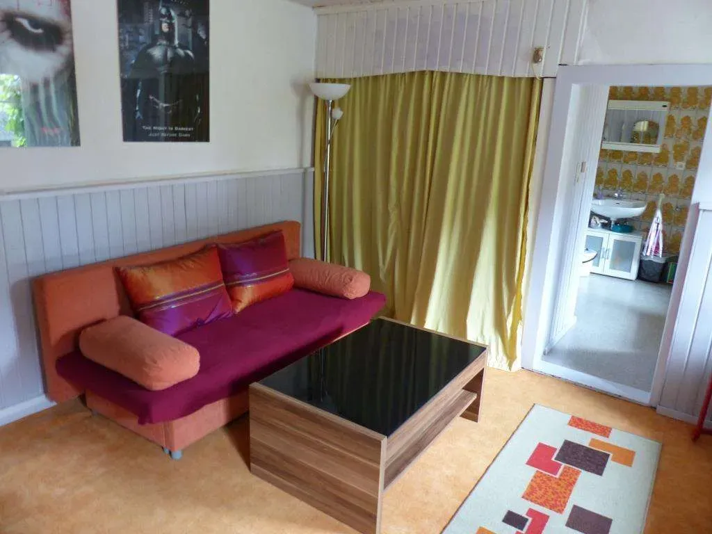 Eigentum statt Miete!!! Günstiges Einfam.-Haus mit Garage, Kachelofen und Garten – Bild 13