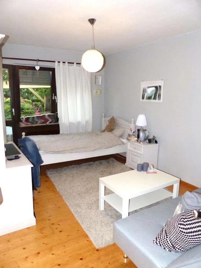 Einfach toll! Modernes Reihenhaus mit Garage, versetzten Wohnebenen und Schwedenofen – Bild 11
