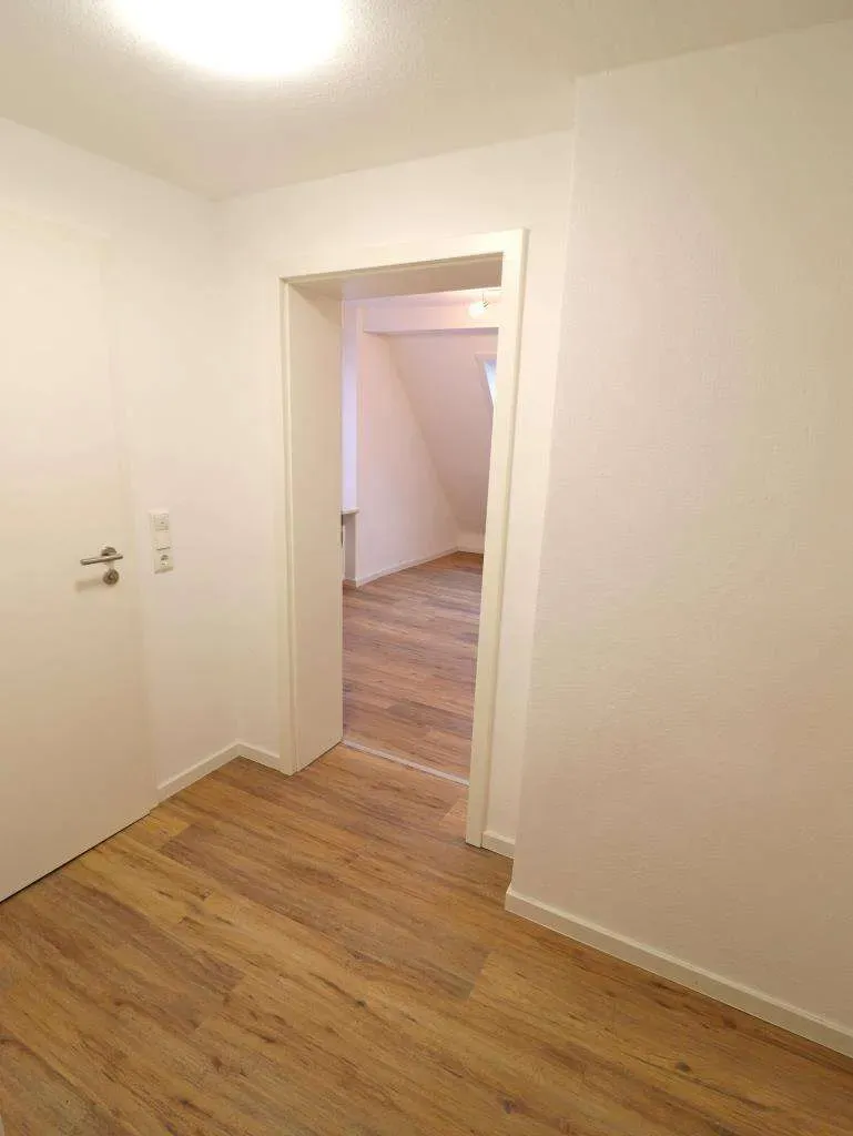 Erstbezug nach Sanierung! Schöne 2 Zi.-ETW komplett renoviert mit Stellplatz im Innenhof – Bild 9