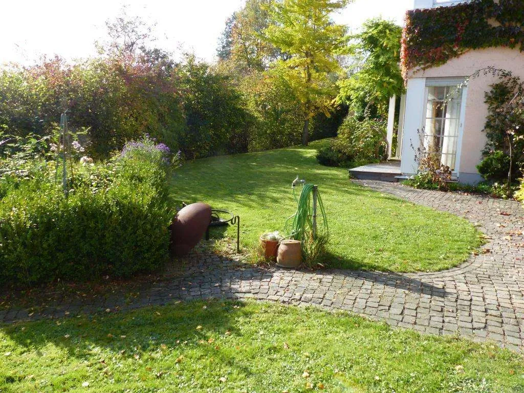 Exklusives wohnen!! Hochwertiges Architektenhaus mit Doppelcarport und herrlichem Garten – Bild 3