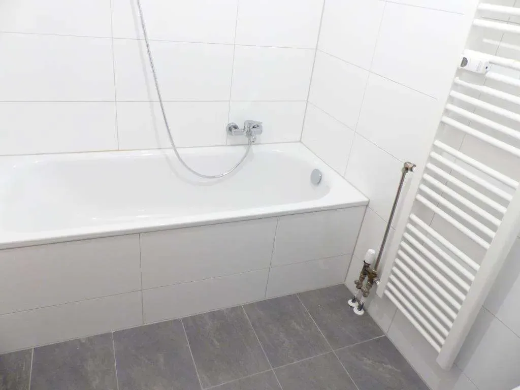 Familien bevorzugt! Ansprechende 4 Zi.-ETW mit Balkon und Garage, Badezimmer und WC erneuert – Bild 11