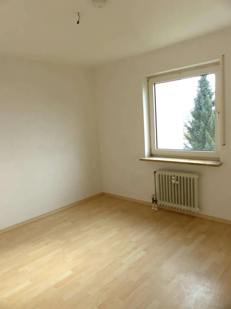 Familien bevorzugt! Ansprechende 4 Zi.-ETW mit Balkon und Garage, Badezimmer und WC erneuert – Bild 7