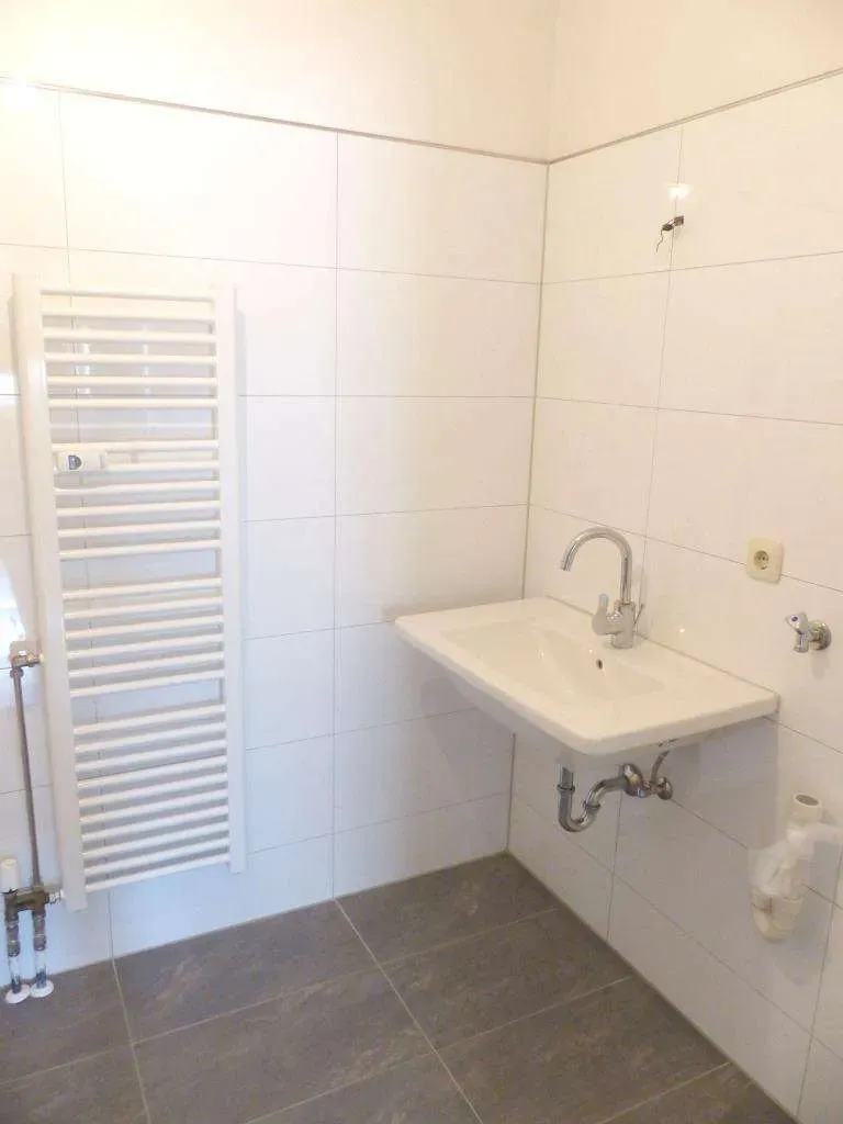 Familien bevorzugt! Ansprechende 4 Zi.-ETW mit Balkon und Garage, Badezimmer und WC erneuert – Bild 12