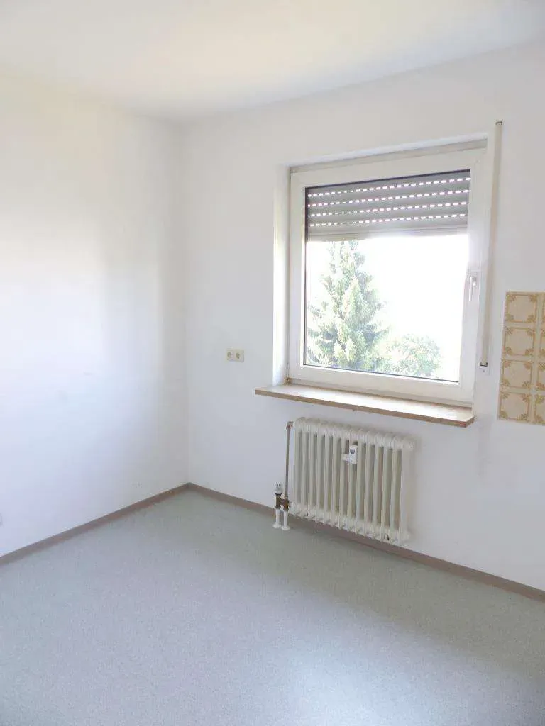 Familien bevorzugt! Ansprechende 4 Zi.-ETW mit Balkon und Garage, Badezimmer und WC erneuert – Bild 10