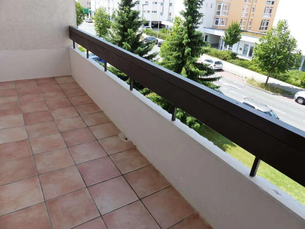 Familien bevorzugt! Ansprechende 4 Zi.-ETW mit Balkon und Garage, Badezimmer und WC erneuert – Bild 4