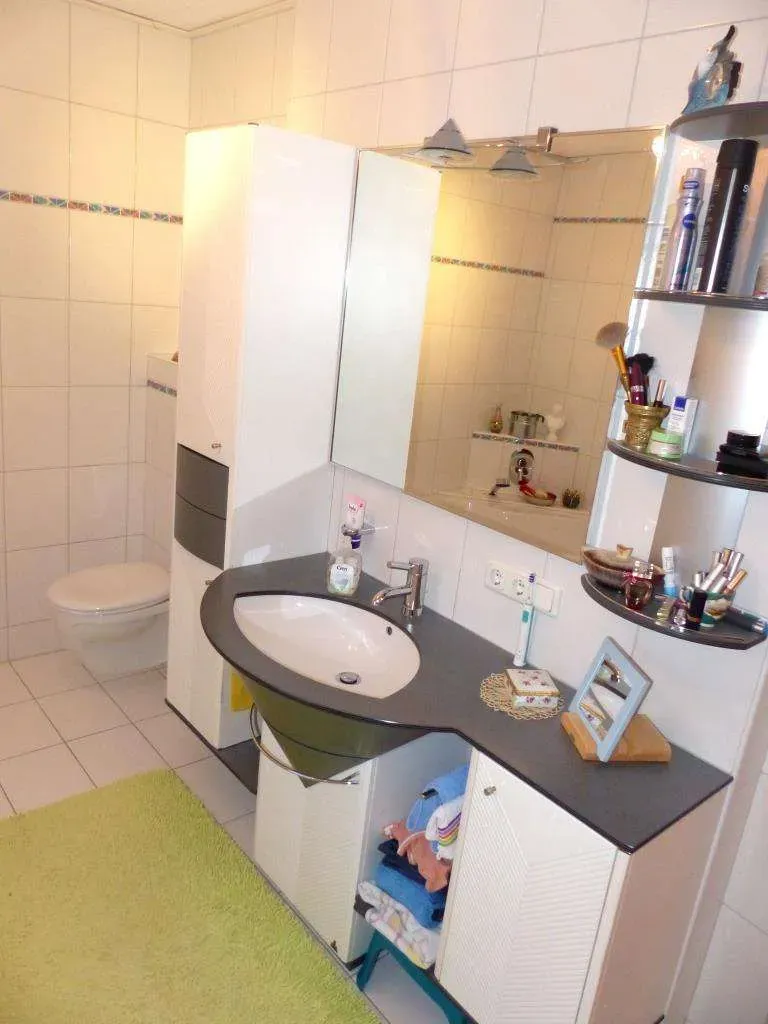 Familien bevorzugt!!! Gepflegtes Einfam.-Haus mit Doppelgarage, Solaranlage und schönem Garten – Bild 7