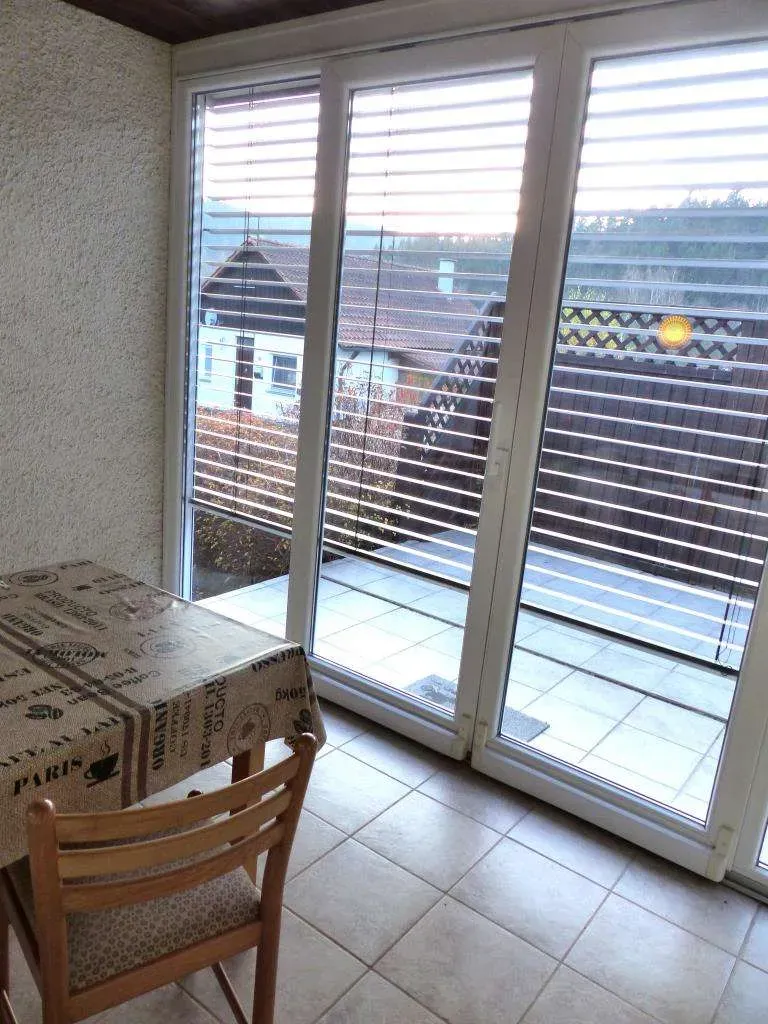 Fernab vom Verkehr!!! Günstiges Wohnhaus mit Wintergarten und Terrasse – Bild 8