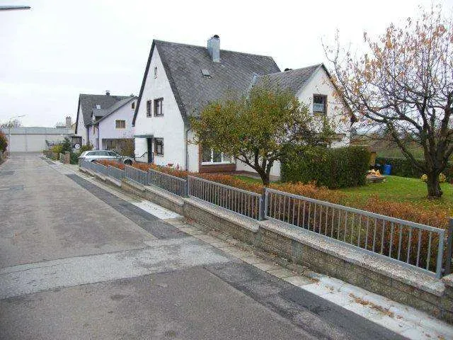 For Rent!!! 3 Zi.-Wohnung im 1. OG mit Stellplatz und Gartennutzung – Bild 3