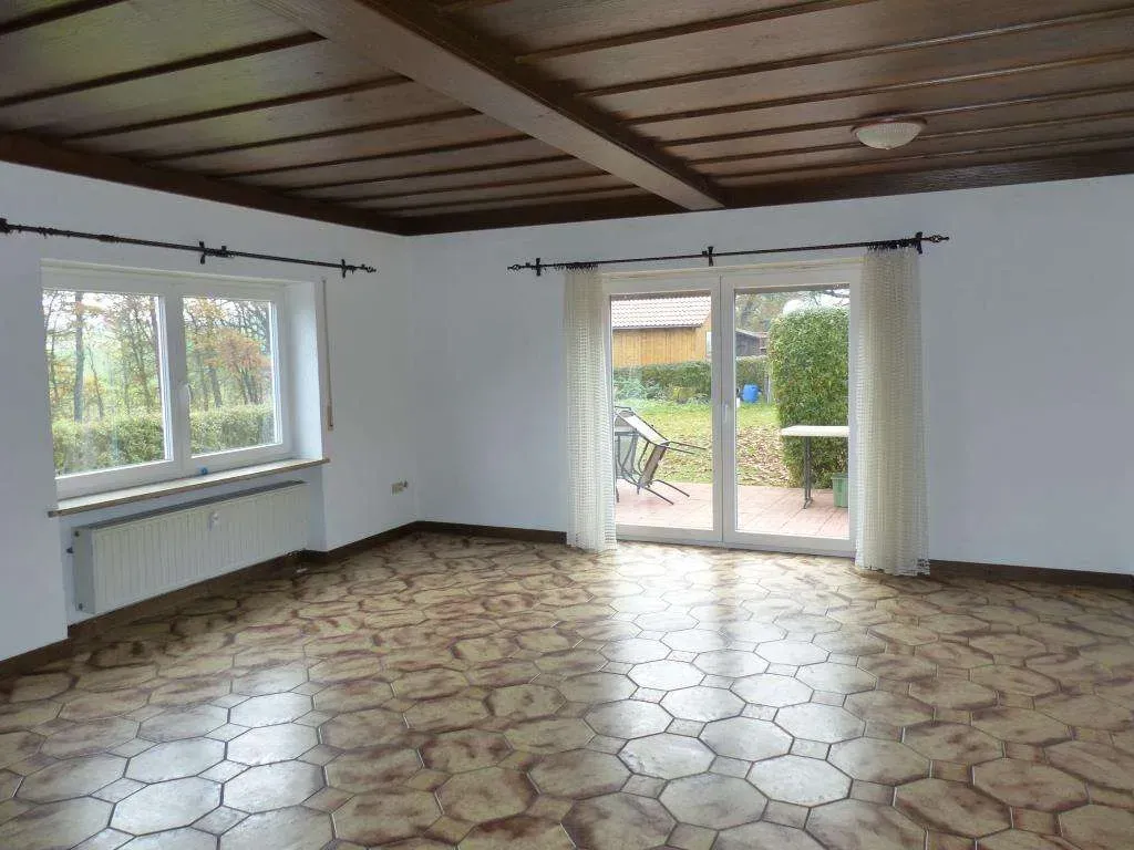 For Rent!!! Große 3 Zi.-Wohnung mit Terrasse, Garage und Gartennutzung – Bild 4