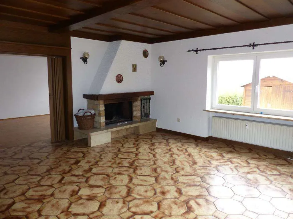 For Rent!!! Große 3 Zi.-Wohnung mit Terrasse, Garage und Gartennutzung – Bild 5