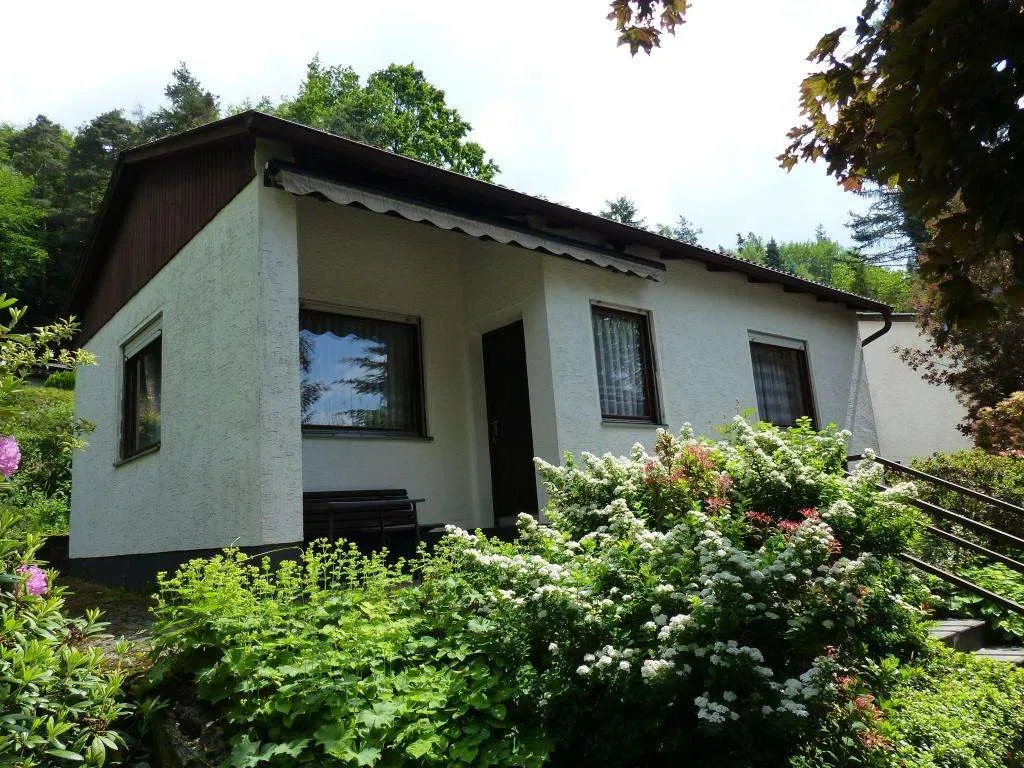 Freizeitgrundstück mit massiv gebautem Gartenhaus und Geräteschuppen, nähe Weiden – Bild 1