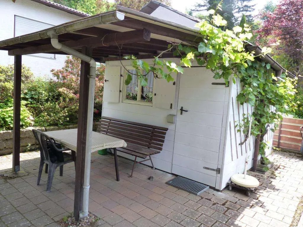 Freizeitgrundstück mit massiv gebautem Gartenhaus und Geräteschuppen, nähe Weiden – Bild 2