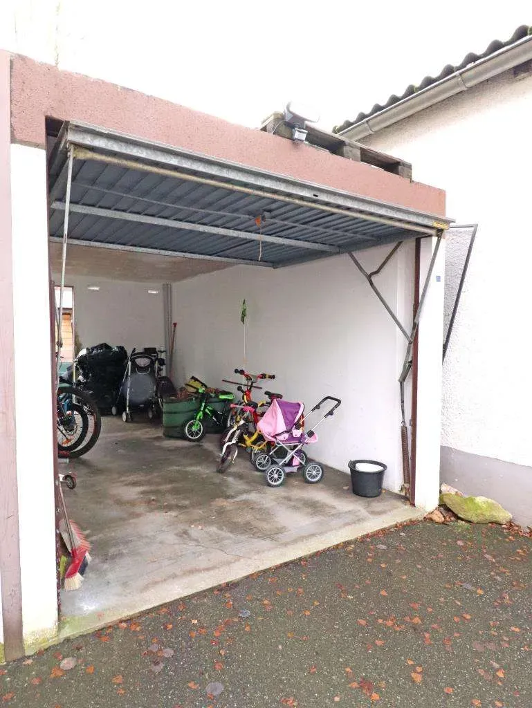 Für Familien geeignet! Gepflegtes Reiheneckhaus mit ausgebautem Dachgeschoss und Garage – Bild 3