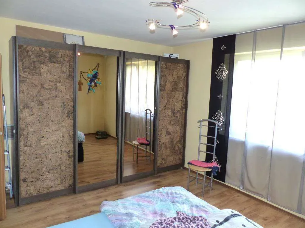 Günstiges Anlageobjekt geboten!! 4 Fam.-Wohnhaus mit 5 Garagen und Gartenfläche – Bild 13