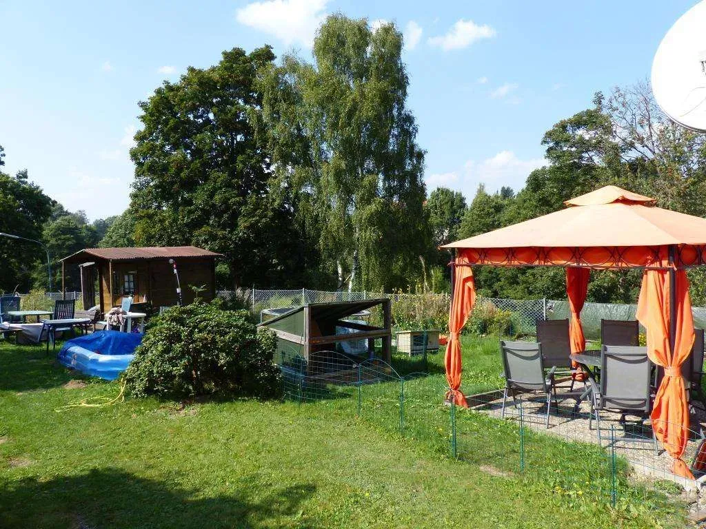 Günstiges Anlageobjekt geboten!! 4 Fam.-Wohnhaus mit 5 Garagen und Gartenfläche – Bild 4