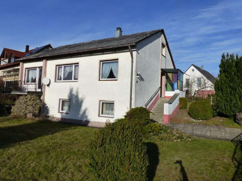 Handwerker aufgepasst!! Günstiges Wohnhaus mit Fernsicht und schönem Garten – Bild 1
