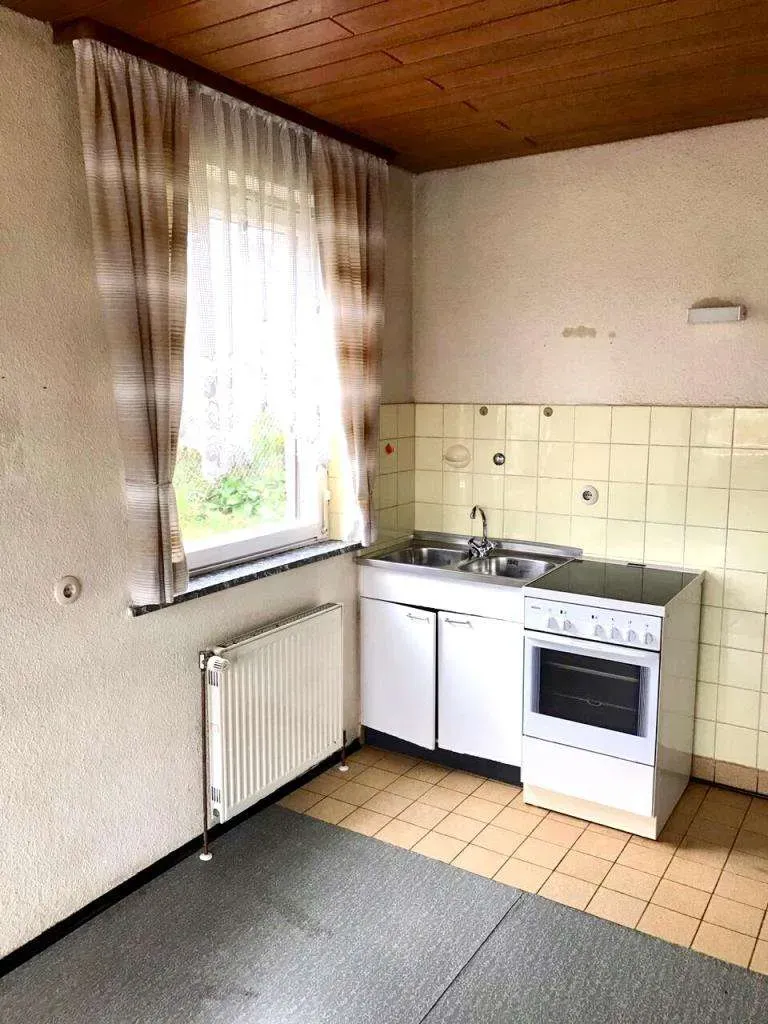 Handwerker aufgepasst!! Günstiges Wohnhaus mit Fernsicht und schönem Garten – Bild 7