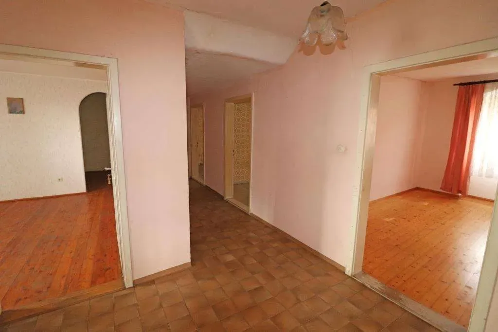 Handwerker gesucht! Günstiges Wohnhaus mit ehem. Gastwirtschaft, Stall und Scheune – Bild 12