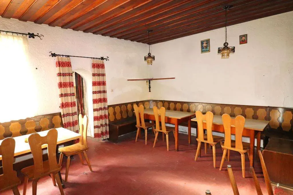 Handwerker gesucht! Günstiges Wohnhaus mit ehem. Gastwirtschaft, Stall und Scheune – Bild 5