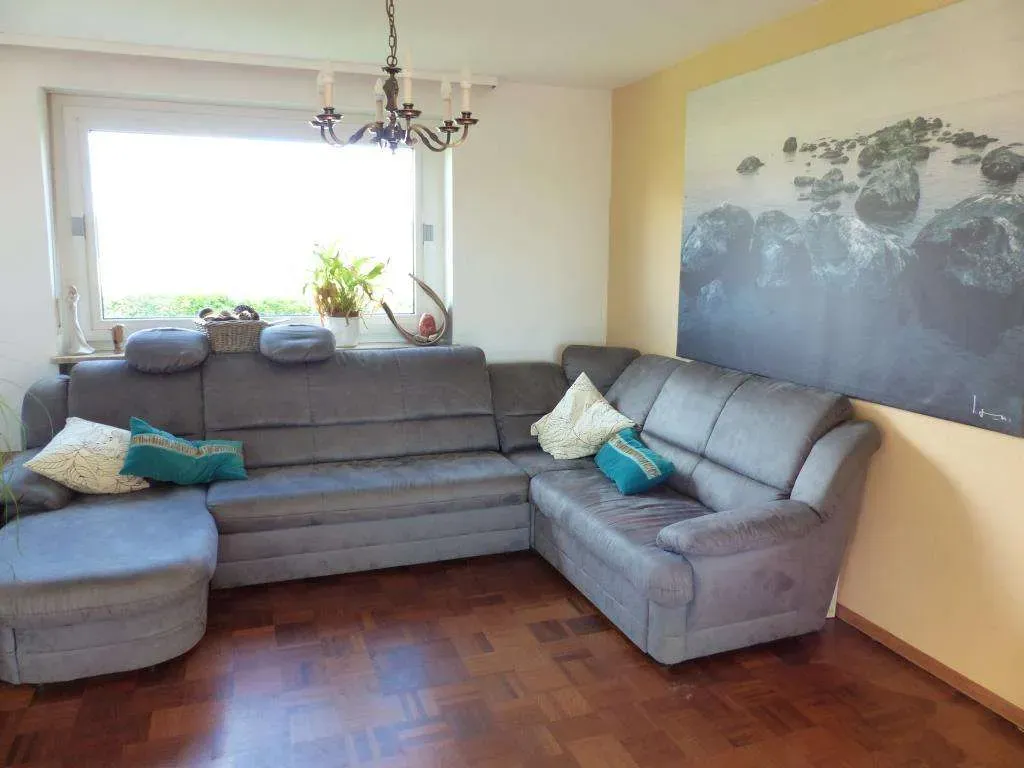 Herrlicher Fernblick! Wohnhaus mit 7 Zi.-ETW, Schwimmbad, Solarthermie, Pelletheizung und Garage – Bild 8