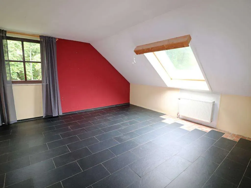 In Dorf-Lage, nahe Weiden! Großzügiges Wohnhaus mit Wintergarten und Scheune – Bild 11