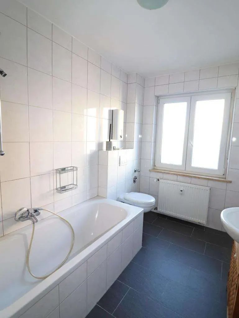 In Innenstadtlage! Saniertes Wohn- u. Geschäftshaus mit Laden u. vier Wohnungen – Bild 14