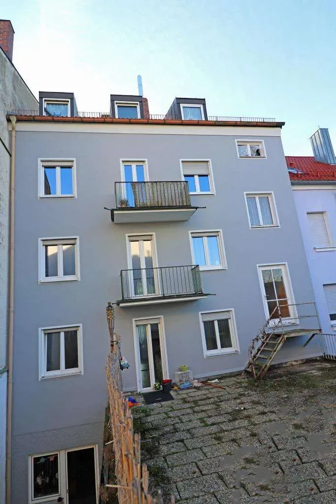 In Innenstadtlage! Saniertes Wohn- u. Geschäftshaus mit Laden u. vier Wohnungen – Bild 2