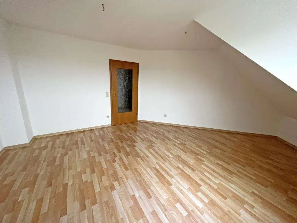 In ruhiger Lage! Ansprechende 2 Zi.-Wohnung mit Einbauküche u. Stellplatz, ohne Balkon – Bild 5