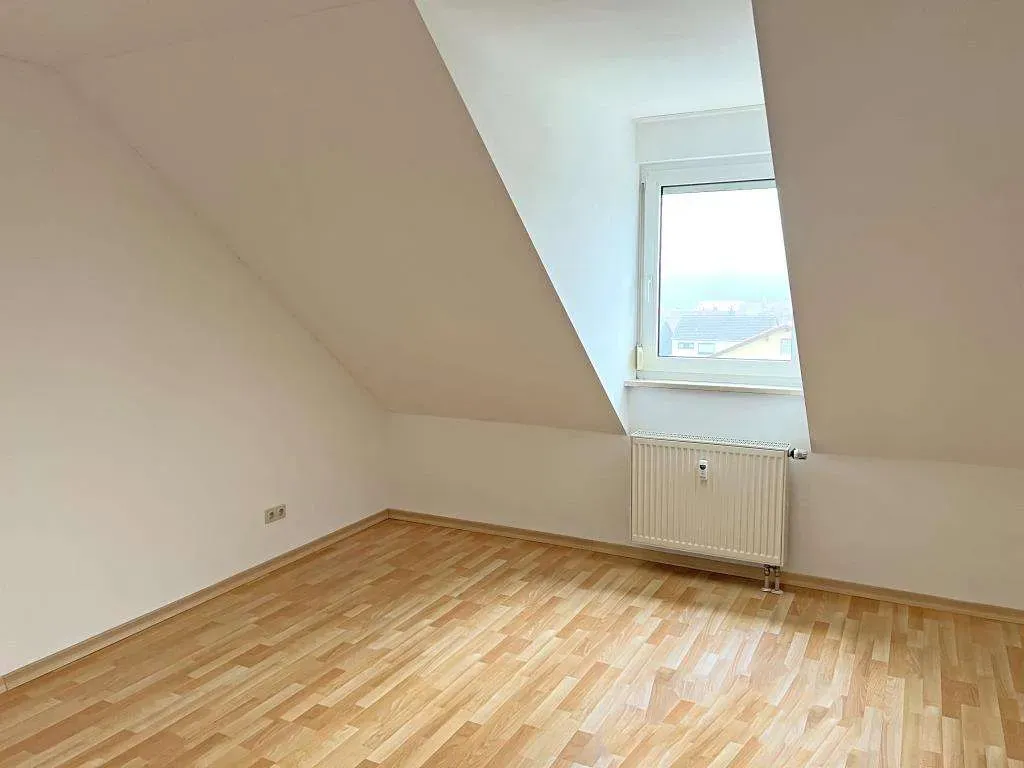 In ruhiger Lage! Ansprechende 2 Zi.-Wohnung mit Einbauküche u. Stellplatz, ohne Balkon – Bild 8