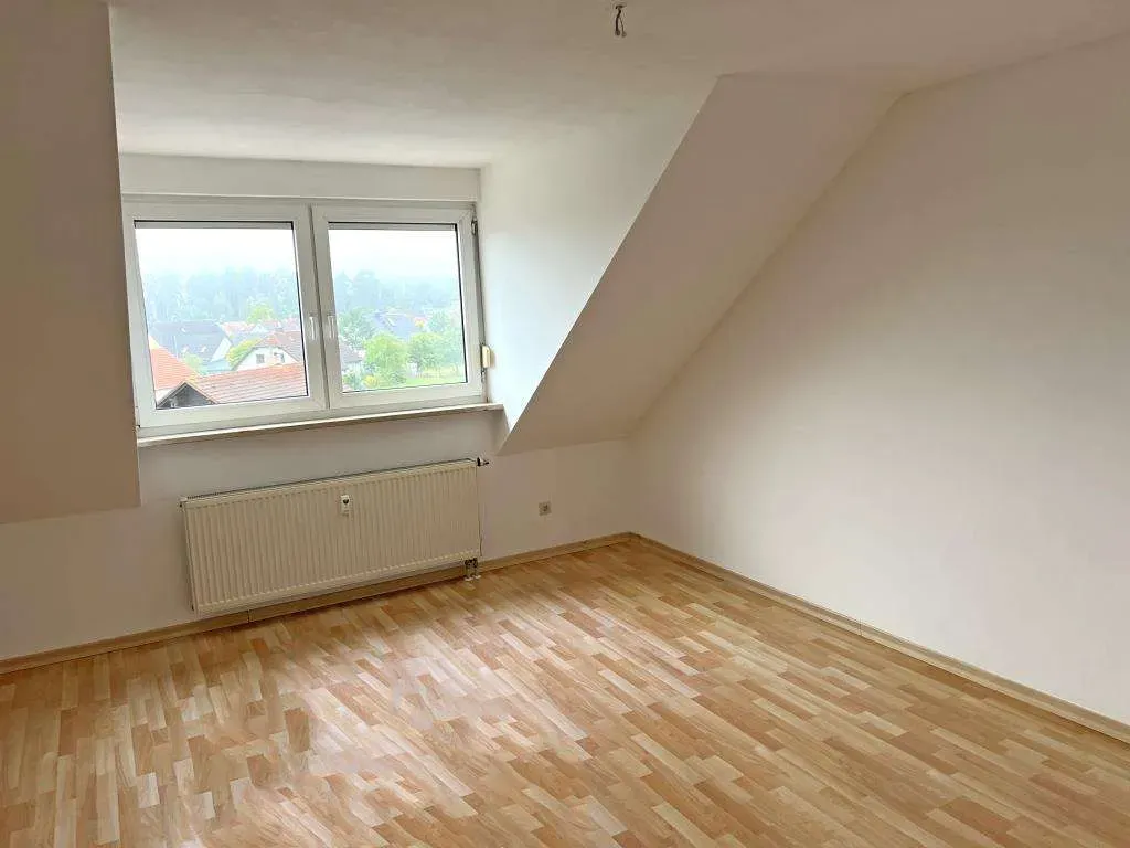 In ruhiger Lage! Ansprechende 2 Zi.-Wohnung mit Einbauküche u. Stellplatz, ohne Balkon – Bild 4