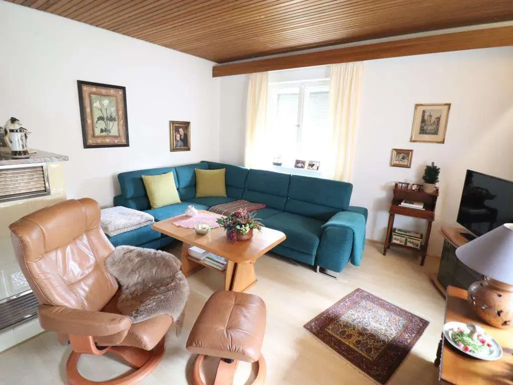 In Top Lage! Gepflegtes Wohnhaus mit Garage, Nebengebäude und herrlichem Garten – Bild 6