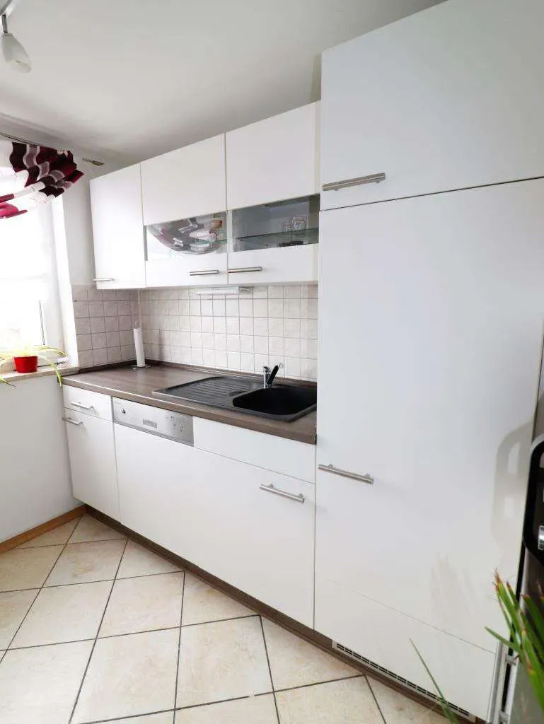 Kapitalanlage! Top saniertes Mehrfamilienhaus mit 5 Wohnungen und 5 Garagen (v. 2003) – Bild 5