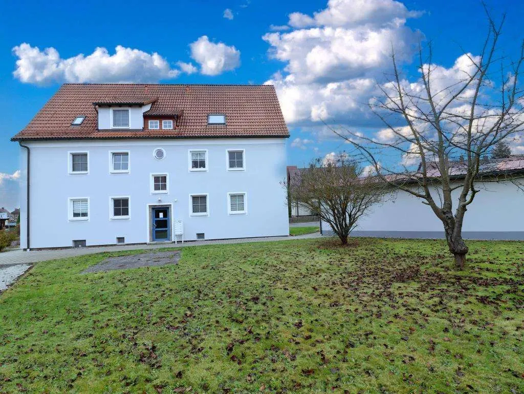 Kapitalanlage! Top saniertes Mehrfamilienhaus mit 5 Wohnungen und 5 Garagen (v. 2003) – Bild 3