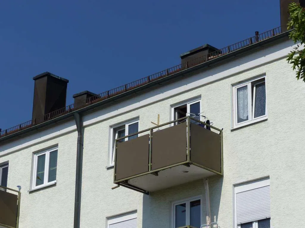 Kapitalanleger gesucht!!! Günstige 3 Zi.-ETW mit Balkon und schöner Aussicht, derzeit vermietet. – Bild 2