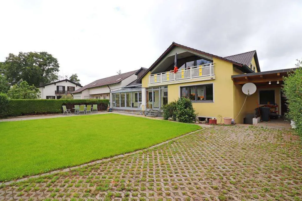 Kopie von Top Zustand! Großzügige 4,5 Zi.-Wohnung im EG mit Wintergarten und EBK, sofort frei – Bild 1