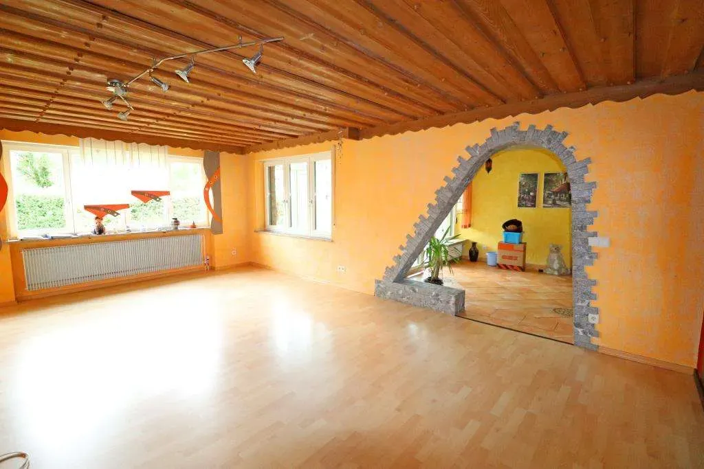 Kopie von Top Zustand! Großzügige 4,5 Zi.-Wohnung im EG mit Wintergarten und EBK, sofort frei – Bild 7