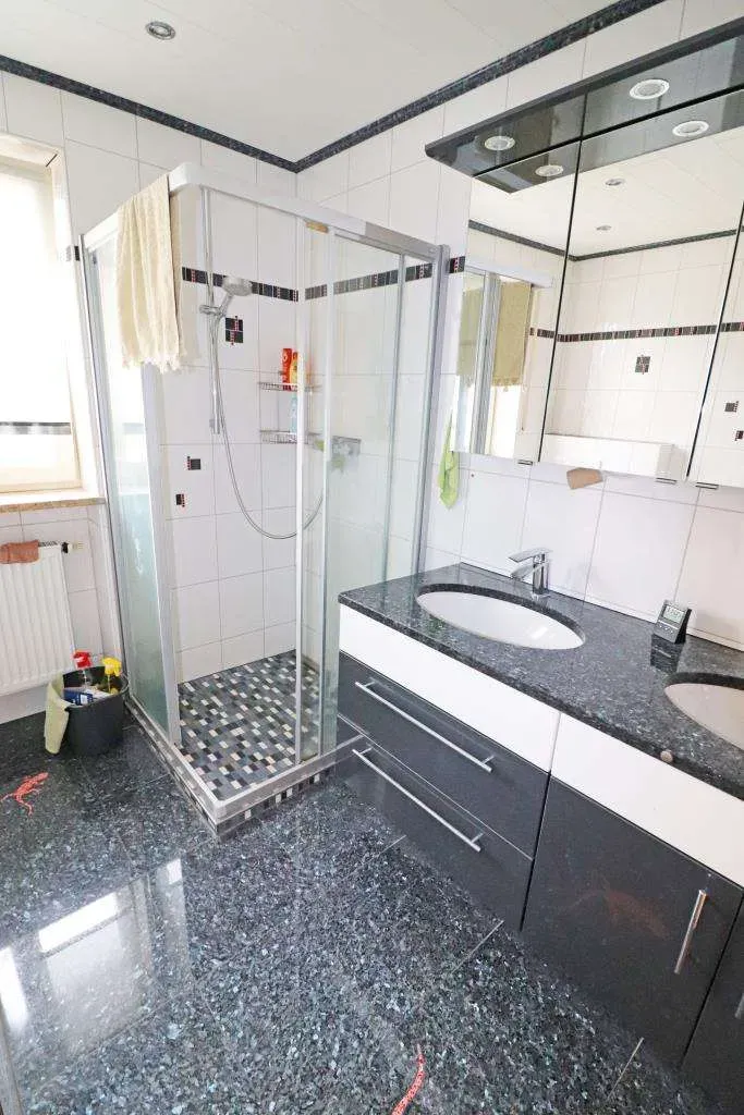 Kopie von Top Zustand! Großzügige 4,5 Zi.-Wohnung im EG mit Wintergarten und EBK, sofort frei – Bild 12