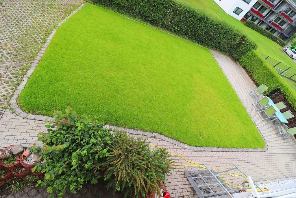 Kopie von Top Zustand! Großzügige 4,5 Zi.-Wohnung im EG mit Wintergarten und EBK, sofort frei – Bild 2