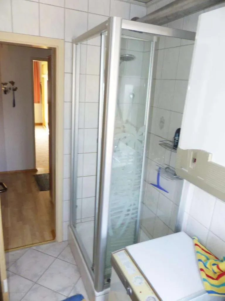 Modernisiert und im TOP Zustand!!! Gepflegte 3 Zi.-ETW mit Balkon und schöner Aussicht, sofort frei – Bild 12