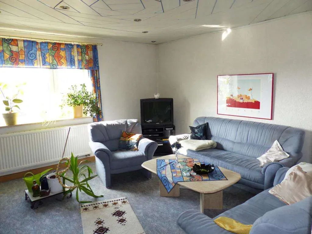 Modernisiert und im TOP Zustand!!! Gepflegte 3 Zi.-ETW mit Balkon und schöner Aussicht, sofort frei – Bild 8