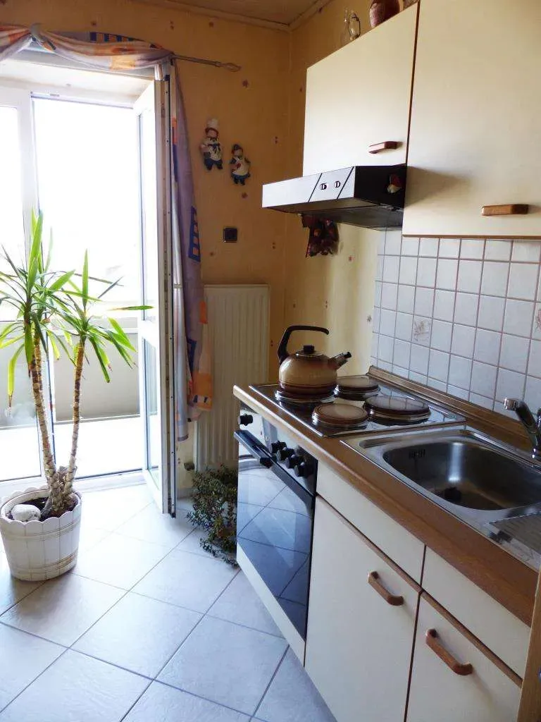 Modernisiert und im TOP Zustand!!! Gepflegte 3 Zi.-ETW mit Balkon und schöner Aussicht, sofort frei – Bild 10