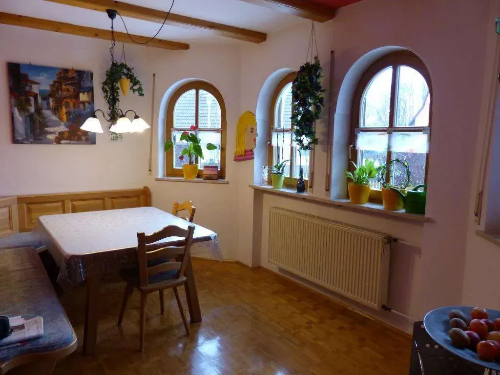 Monatliche Rendite durch Photovoltaikanlage!!! Gepflegtes Einfam.-Haus mit Solaranlage und Garage – Bild 6
