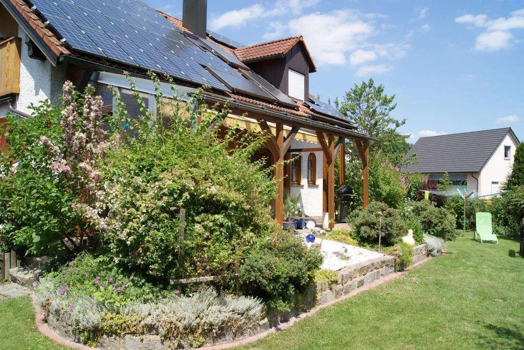 Monatliche Rendite durch Photovoltaikanlage!!! Gepflegtes Einfam.-Haus mit Solaranlage und Garage – Bild 3